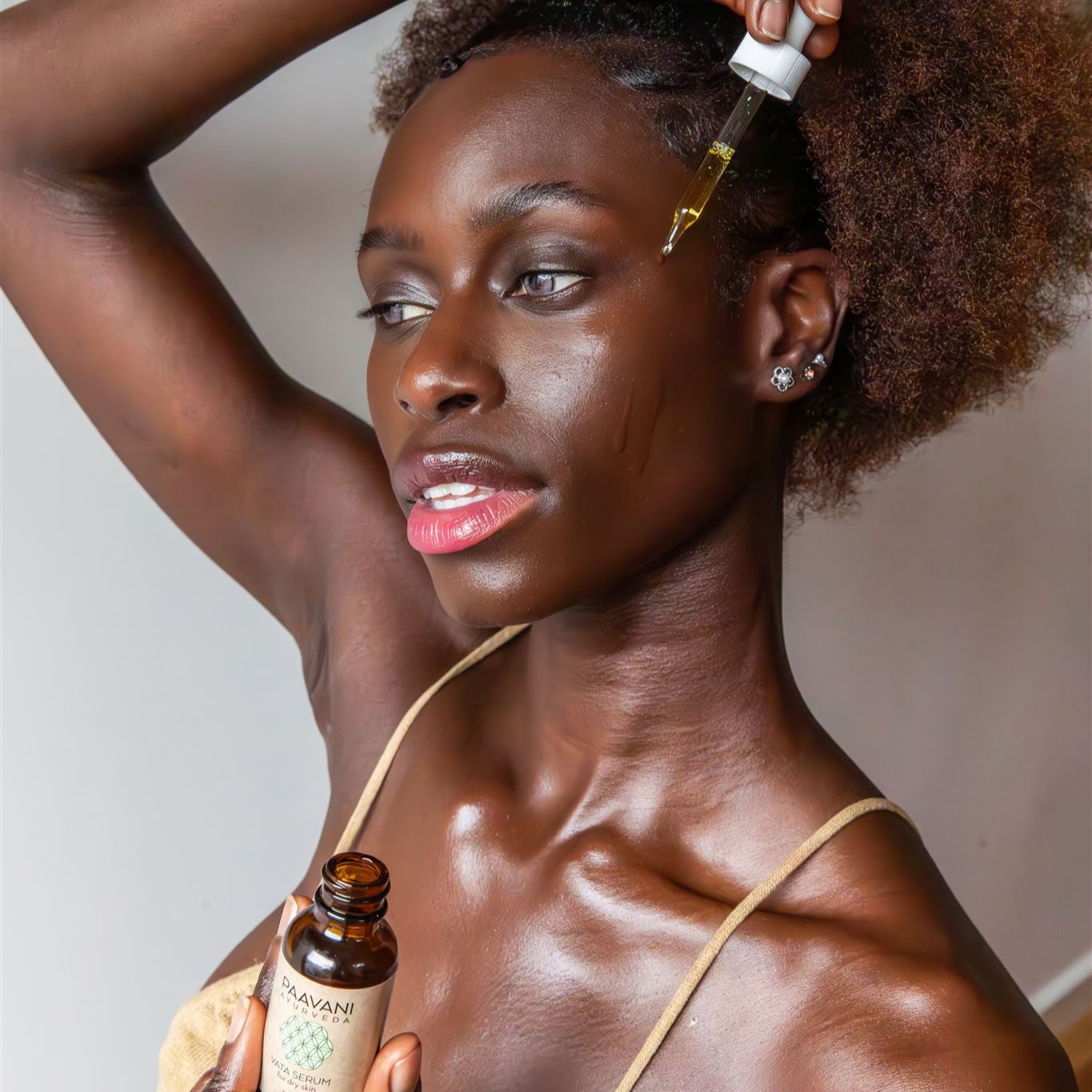 Vata Serum | Ayurvedic Face Oil for Dry, Delicate Skin-2